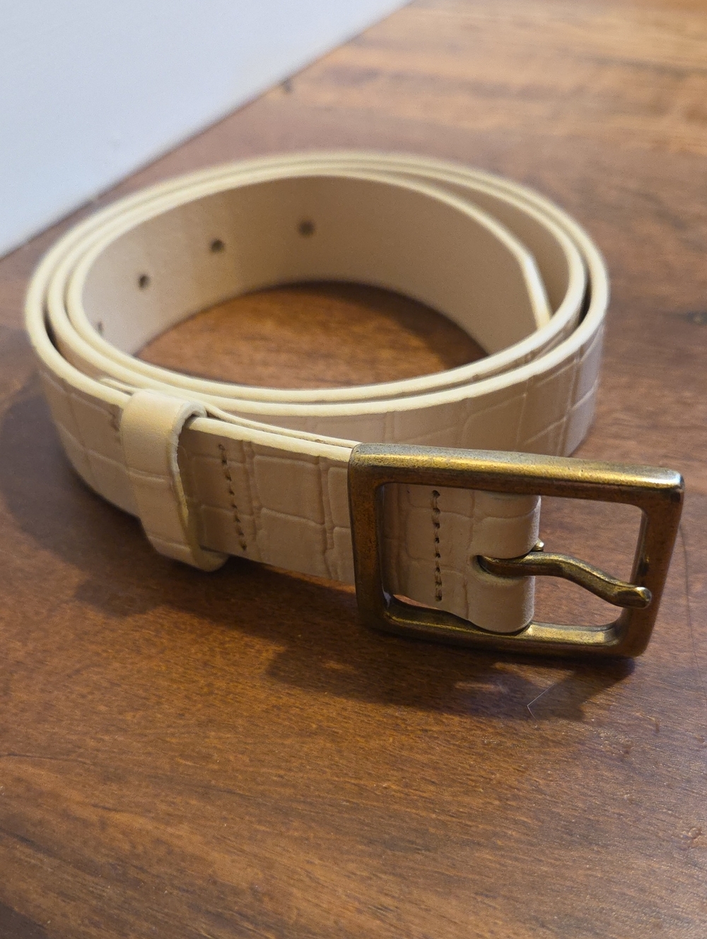 Anthropologie Classic Cream Croc-Embossed Leather Women's Belt with Brass Buckle